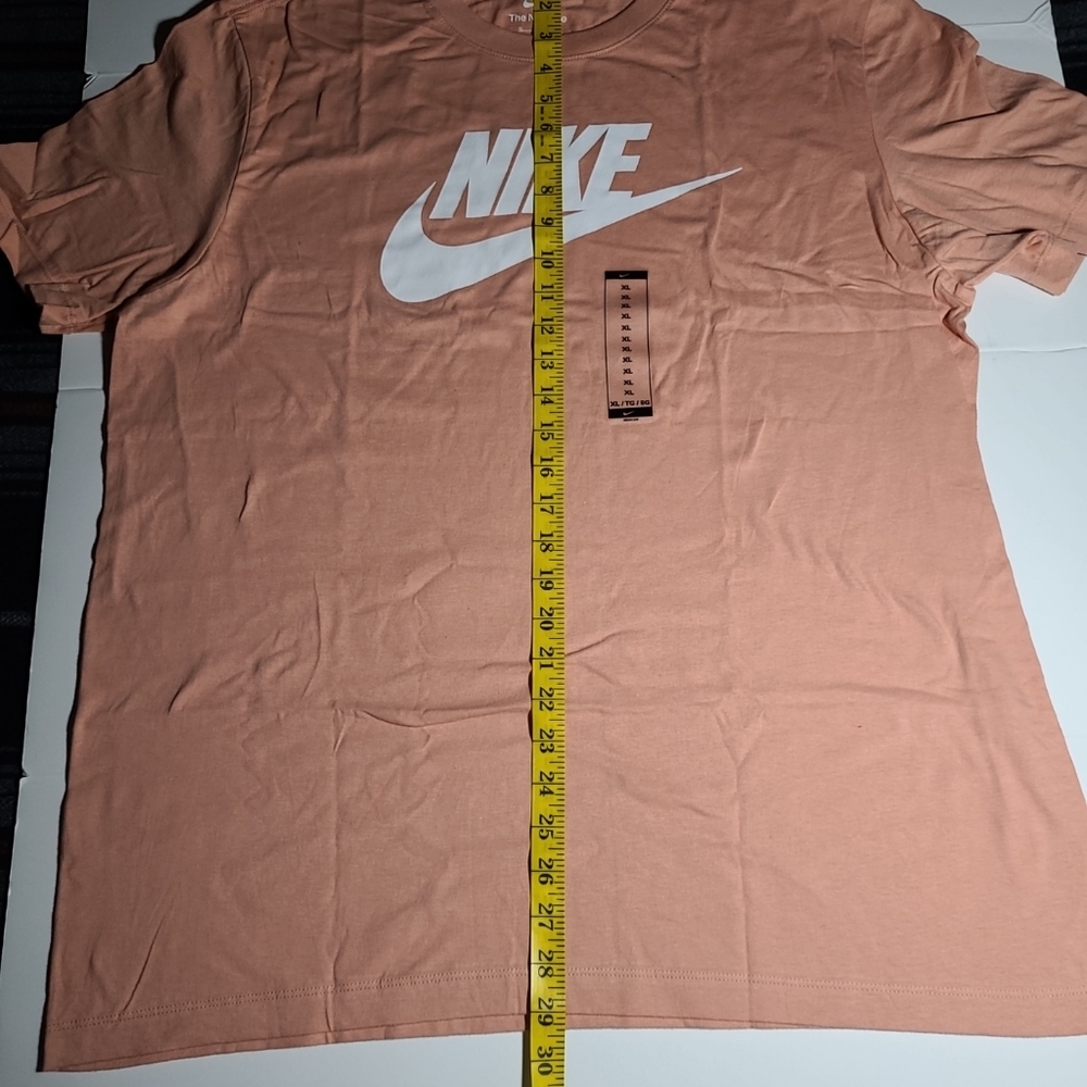 The Nike tee xl - Picture 3 of 7